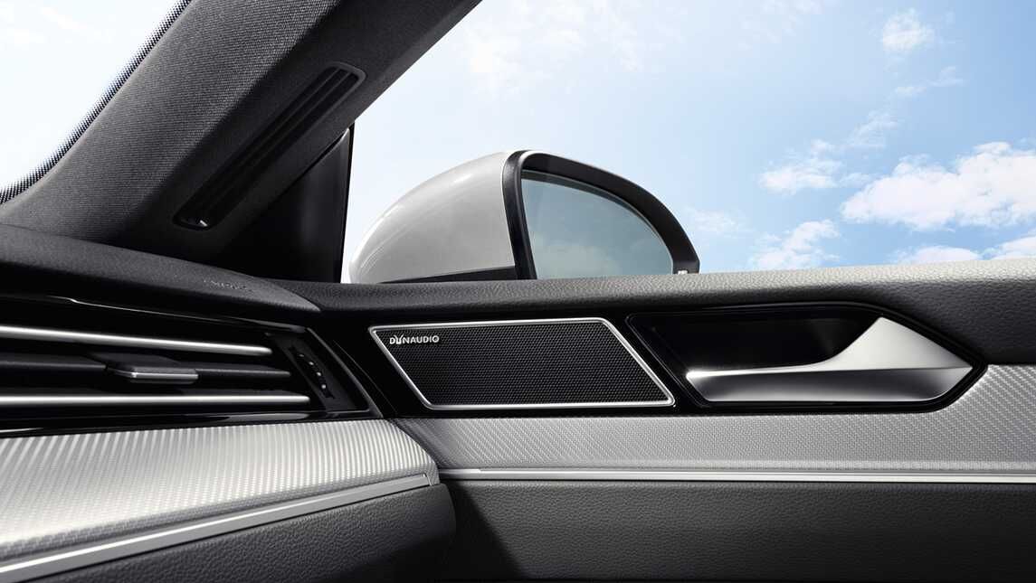 Volkswagen Arteon R-Line Dynaudio Confidence with 700W