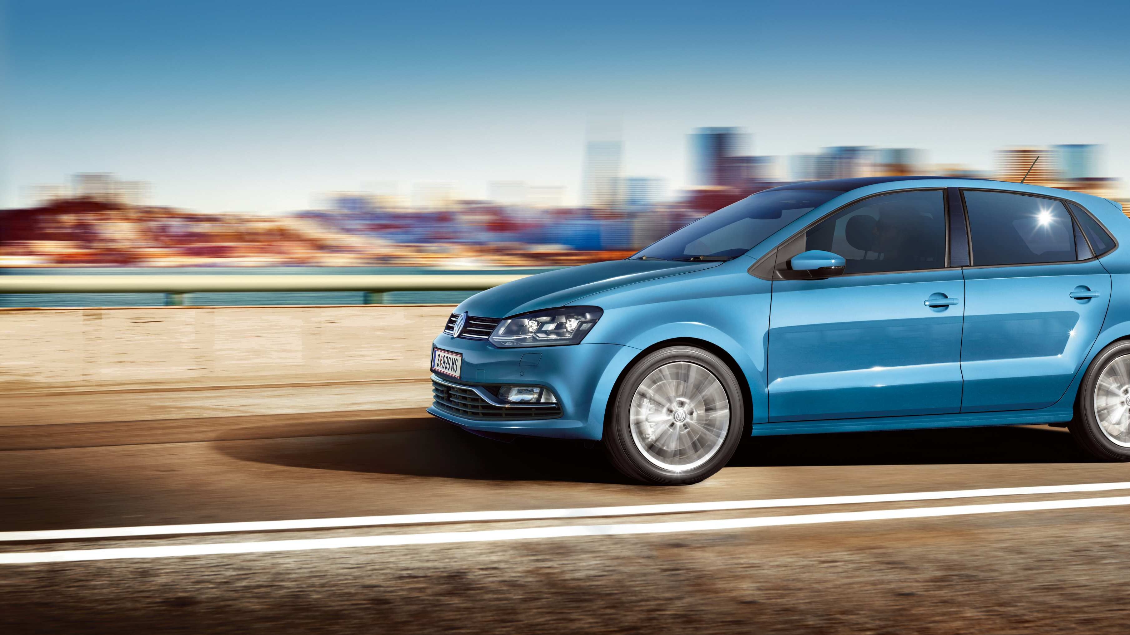vw polo blau seitenansicht