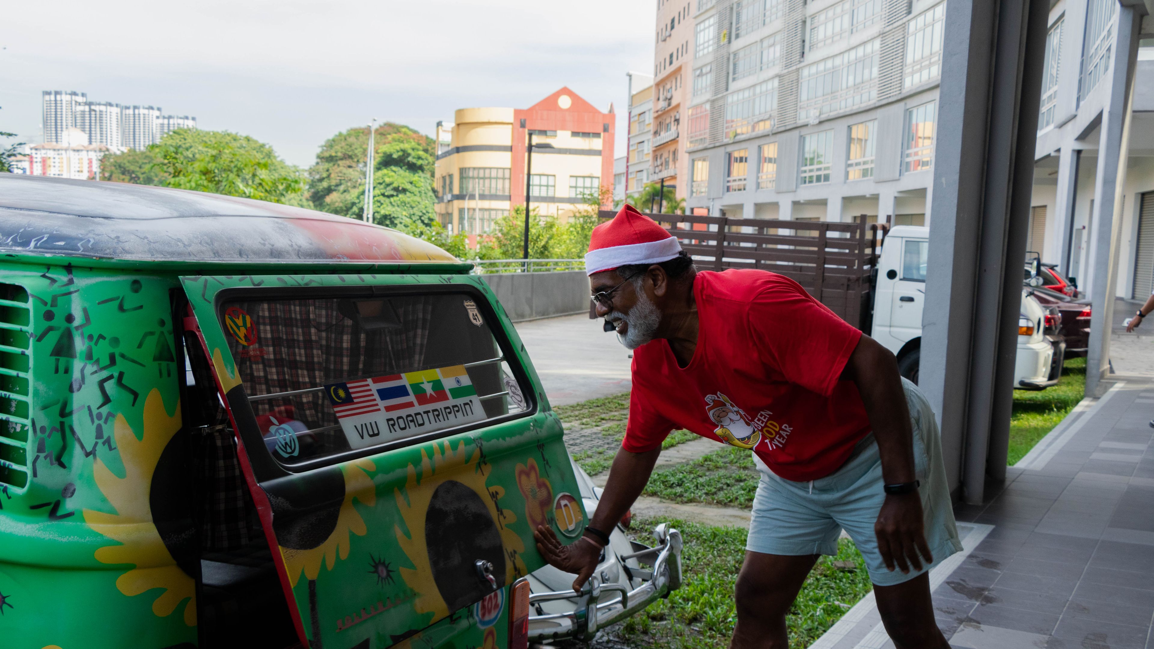 volkswagenpichaeatsdrivingkindness